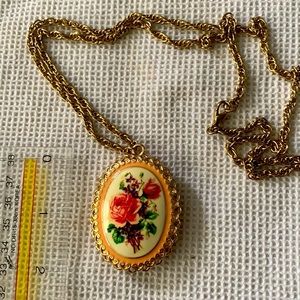 2 for $15 bundleNo brand mint condition floral enamel gold chain locket necklace